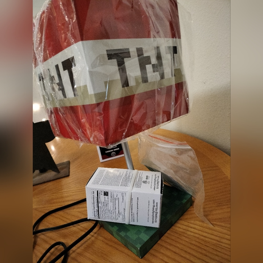 Minecraft table lamp - Picture 2 of 4